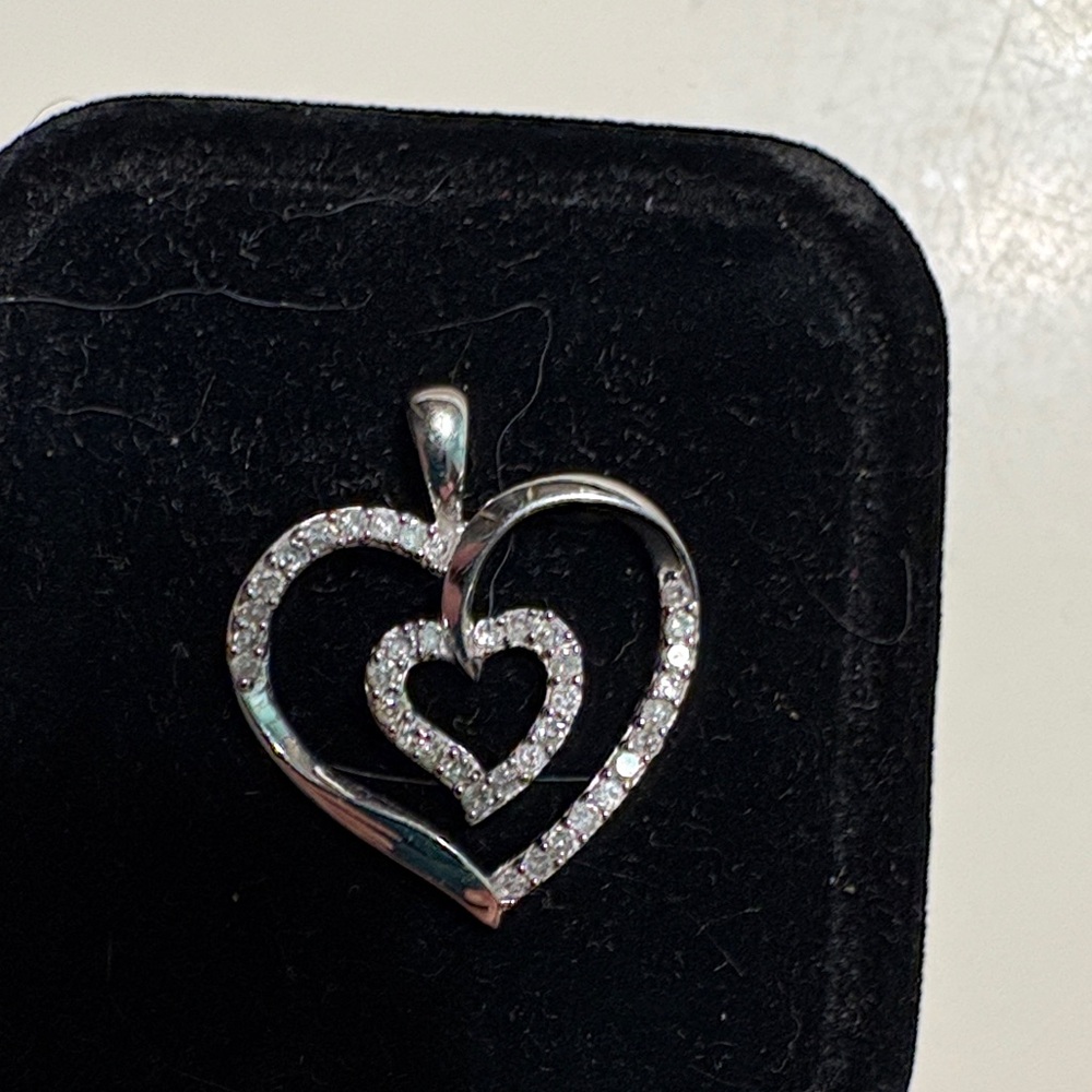 14Kt White Gold Diamond in a shape of Heart Pendant